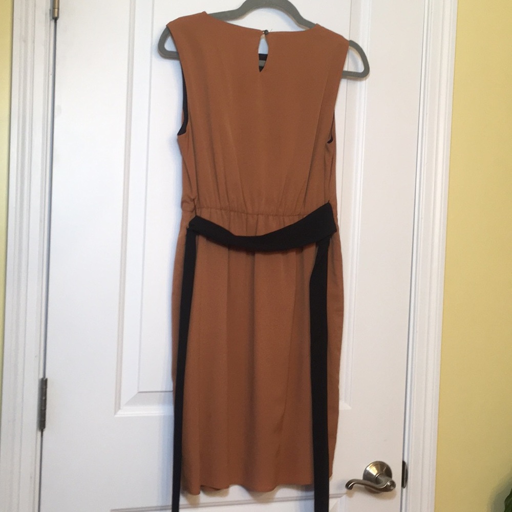 Pleated bust faux-wrap dress with tie-waist - Picture 6 of 8